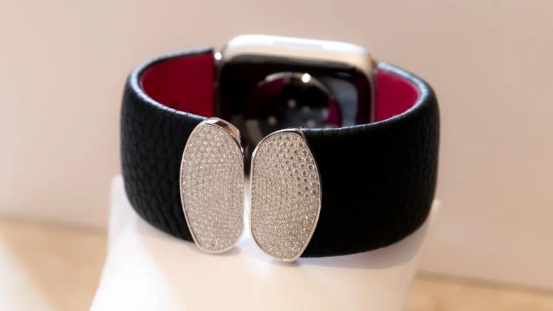 This Diamond-Packed Apple Watch Cuff Is Authenticated by an NFT